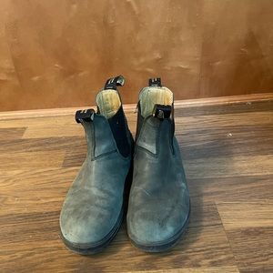 Rustic black blundstones